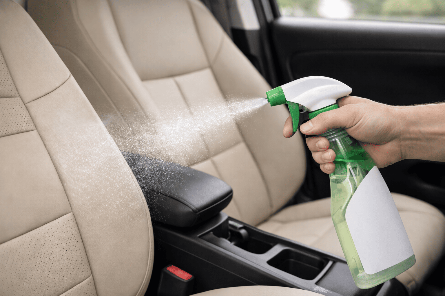 Behandlung unangenehmer Gerüche im Auto